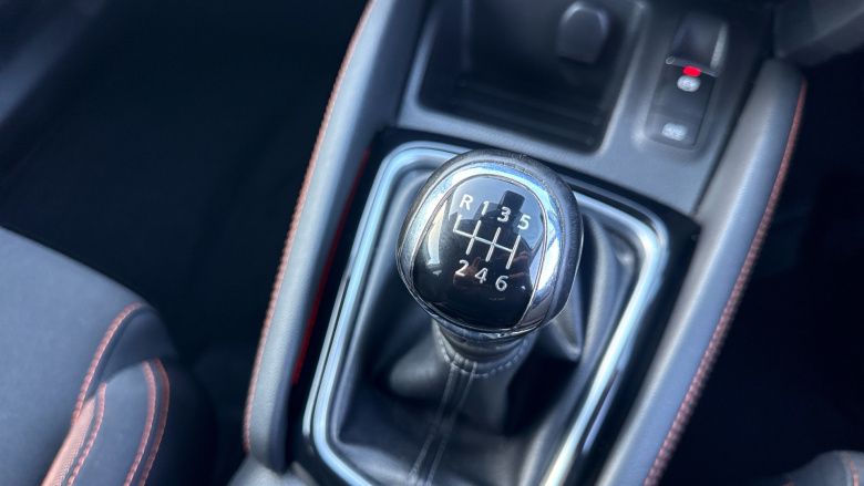 Nissan Qashqai 1.3 DiG-T N-Motion 5dr Petrol Hatchback